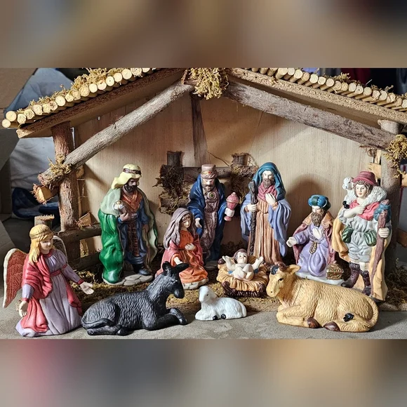 Vtg 11 PIECE PORCELAIN NATIVITY SET DECEMBER HOME - Picture 5 of 6
